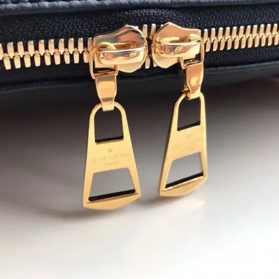Affordable Louis TOTE Vuitton V MM 0517